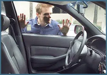 Safe Key Shop Missouri City, TX 281-907-9133 - 19-locked-keys-in-car