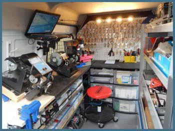 Safe Key Shop Missouri City, TX 281-907-9133 - 2-mobile-locksmith